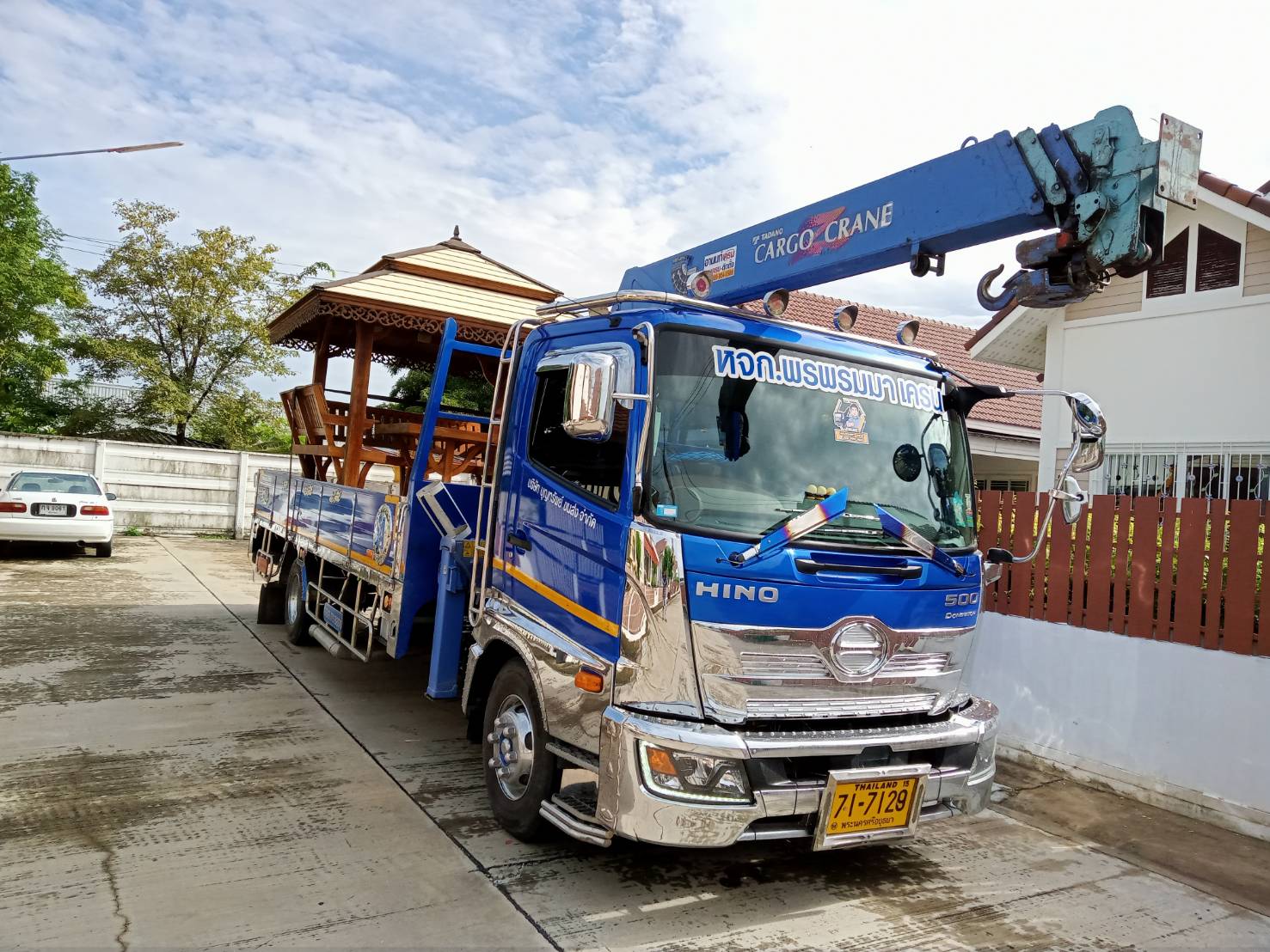 18 - https://เจมส์รถเฮี๊ยบรับจ้าง.com | เจมส์รถเฮี๊ยบรับจ้าง - ให้บริการรถเฮียบรับจ้าง เพื่อการขนย้ายสิ่งของต่างๆ ที่มีขนาดใหญ่ ให้บริการอำนวยความสะดวกได้เป็นอย่างดี บริการรถเฮียบรับจ้าง 4 ล้อ ให้เลือกอยู่หลากหลายแบบ เช่น รถเฮี๊ยบรับจ้าง 10 ตัน 3 ตัน 5 ตัน ที่พร้อมรองรับความต้องการของผู้ขนย้ายได้เป็นอย่างดี