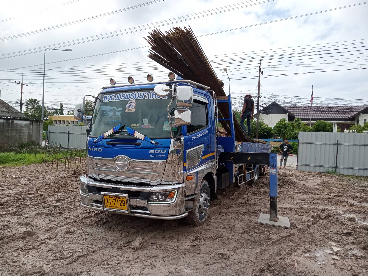 20 - https://เจมส์รถเฮี๊ยบรับจ้าง.com | เจมส์รถเฮี๊ยบรับจ้าง - ให้บริการรถเฮียบรับจ้าง เพื่อการขนย้ายสิ่งของต่างๆ ที่มีขนาดใหญ่ ให้บริการอำนวยความสะดวกได้เป็นอย่างดี บริการรถเฮียบรับจ้าง 4 ล้อ ให้เลือกอยู่หลากหลายแบบ เช่น รถเฮี๊ยบรับจ้าง 10 ตัน 3 ตัน 5 ตัน ที่พร้อมรองรับความต้องการของผู้ขนย้ายได้เป็นอย่างดี