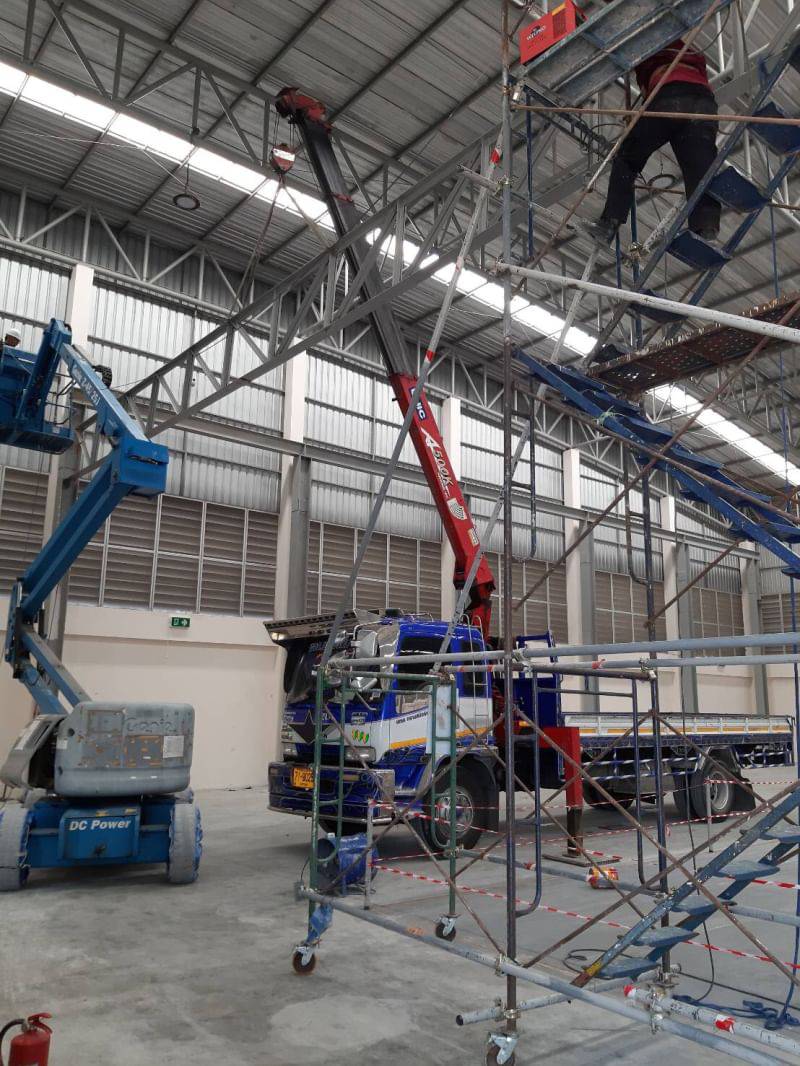 33 - https://เจมส์รถเฮี๊ยบรับจ้าง.com | เจมส์รถเฮี๊ยบรับจ้าง - ให้บริการรถเฮียบรับจ้าง เพื่อการขนย้ายสิ่งของต่างๆ ที่มีขนาดใหญ่ ให้บริการอำนวยความสะดวกได้เป็นอย่างดี บริการรถเฮียบรับจ้าง 4 ล้อ ให้เลือกอยู่หลากหลายแบบ เช่น รถเฮี๊ยบรับจ้าง 10 ตัน 3 ตัน 5 ตัน ที่พร้อมรองรับความต้องการของผู้ขนย้ายได้เป็นอย่างดี