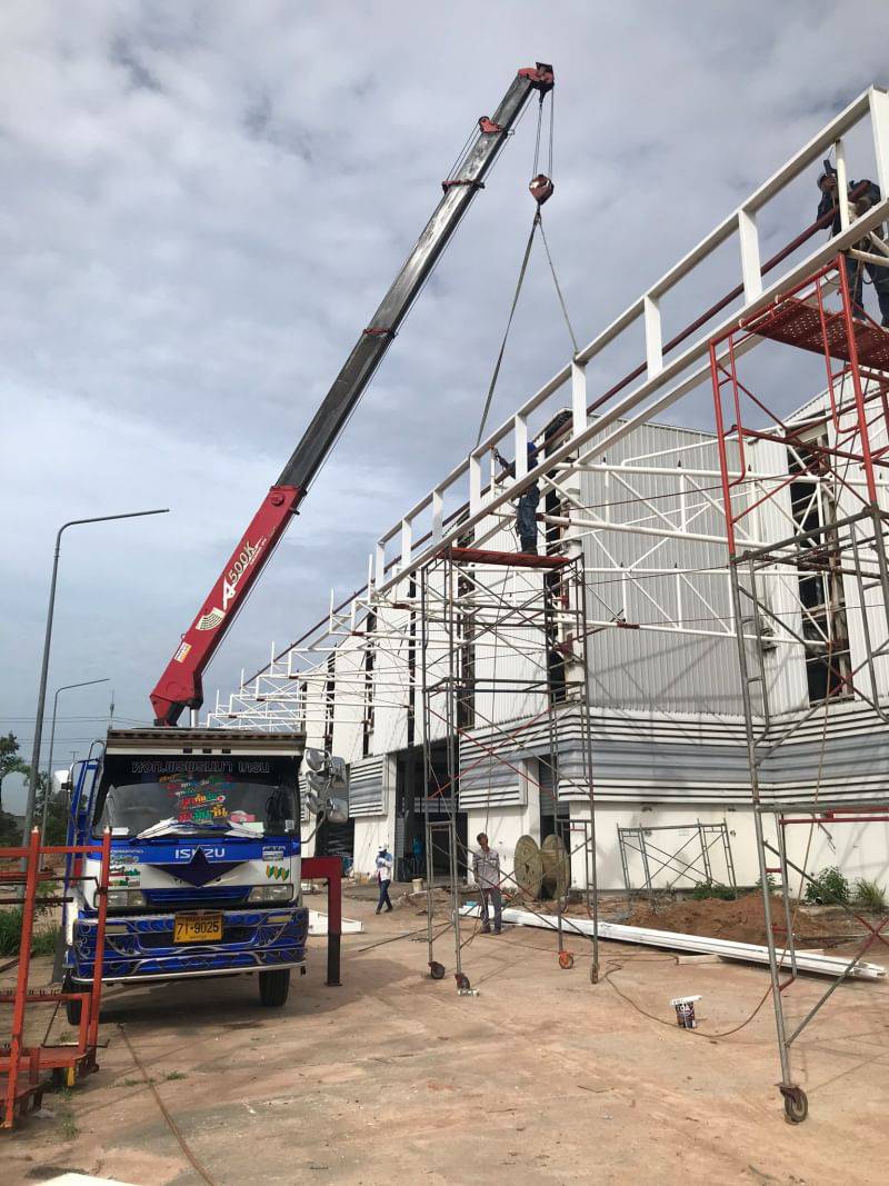 37 - https://เจมส์รถเฮี๊ยบรับจ้าง.com | เจมส์รถเฮี๊ยบรับจ้าง - ให้บริการรถเฮียบรับจ้าง เพื่อการขนย้ายสิ่งของต่างๆ ที่มีขนาดใหญ่ ให้บริการอำนวยความสะดวกได้เป็นอย่างดี บริการรถเฮียบรับจ้าง 4 ล้อ ให้เลือกอยู่หลากหลายแบบ เช่น รถเฮี๊ยบรับจ้าง 10 ตัน 3 ตัน 5 ตัน ที่พร้อมรองรับความต้องการของผู้ขนย้ายได้เป็นอย่างดี