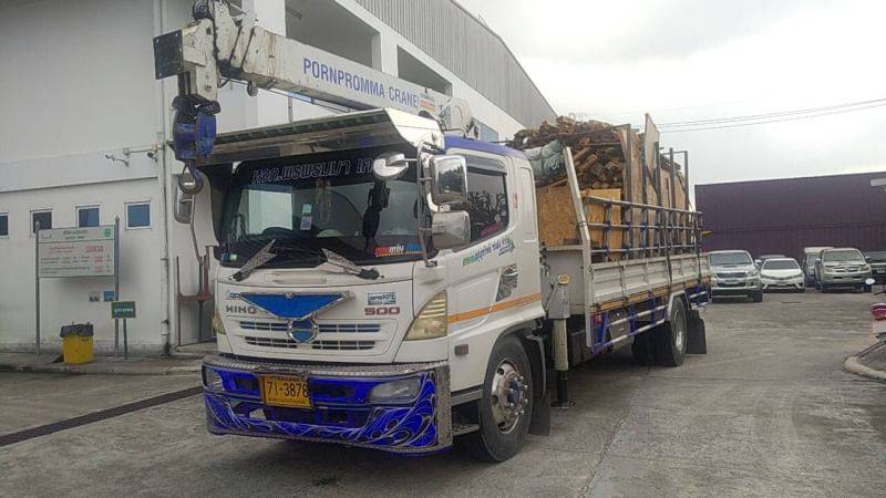 48 - https://เจมส์รถเฮี๊ยบรับจ้าง.com | เจมส์รถเฮี๊ยบรับจ้าง - ให้บริการรถเฮียบรับจ้าง เพื่อการขนย้ายสิ่งของต่างๆ ที่มีขนาดใหญ่ ให้บริการอำนวยความสะดวกได้เป็นอย่างดี บริการรถเฮียบรับจ้าง 4 ล้อ ให้เลือกอยู่หลากหลายแบบ เช่น รถเฮี๊ยบรับจ้าง 10 ตัน 3 ตัน 5 ตัน ที่พร้อมรองรับความต้องการของผู้ขนย้ายได้เป็นอย่างดี