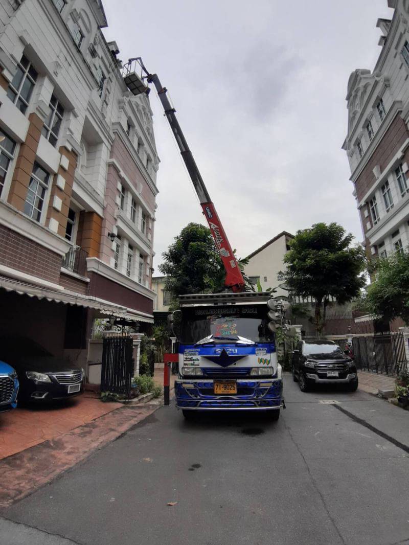 53 - https://เจมส์รถเฮี๊ยบรับจ้าง.com | เจมส์รถเฮี๊ยบรับจ้าง - ให้บริการรถเฮียบรับจ้าง เพื่อการขนย้ายสิ่งของต่างๆ ที่มีขนาดใหญ่ ให้บริการอำนวยความสะดวกได้เป็นอย่างดี บริการรถเฮียบรับจ้าง 4 ล้อ ให้เลือกอยู่หลากหลายแบบ เช่น รถเฮี๊ยบรับจ้าง 10 ตัน 3 ตัน 5 ตัน ที่พร้อมรองรับความต้องการของผู้ขนย้ายได้เป็นอย่างดี