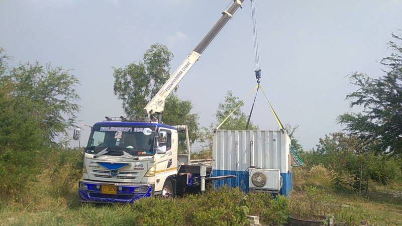 54 - https://เจมส์รถเฮี๊ยบรับจ้าง.com | เจมส์รถเฮี๊ยบรับจ้าง - ให้บริการรถเฮียบรับจ้าง เพื่อการขนย้ายสิ่งของต่างๆ ที่มีขนาดใหญ่ ให้บริการอำนวยความสะดวกได้เป็นอย่างดี บริการรถเฮียบรับจ้าง 4 ล้อ ให้เลือกอยู่หลากหลายแบบ เช่น รถเฮี๊ยบรับจ้าง 10 ตัน 3 ตัน 5 ตัน ที่พร้อมรองรับความต้องการของผู้ขนย้ายได้เป็นอย่างดี