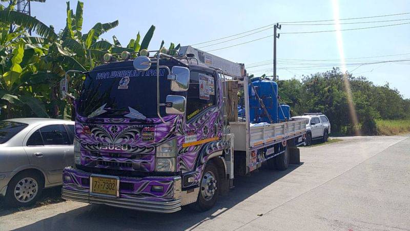 55 - https://เจมส์รถเฮี๊ยบรับจ้าง.com | เจมส์รถเฮี๊ยบรับจ้าง - ให้บริการรถเฮียบรับจ้าง เพื่อการขนย้ายสิ่งของต่างๆ ที่มีขนาดใหญ่ ให้บริการอำนวยความสะดวกได้เป็นอย่างดี บริการรถเฮียบรับจ้าง 4 ล้อ ให้เลือกอยู่หลากหลายแบบ เช่น รถเฮี๊ยบรับจ้าง 10 ตัน 3 ตัน 5 ตัน ที่พร้อมรองรับความต้องการของผู้ขนย้ายได้เป็นอย่างดี